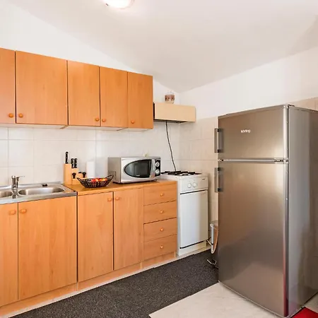 Lovely In With Kitchen Holiday home *