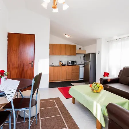 Lovely In With Kitchen *