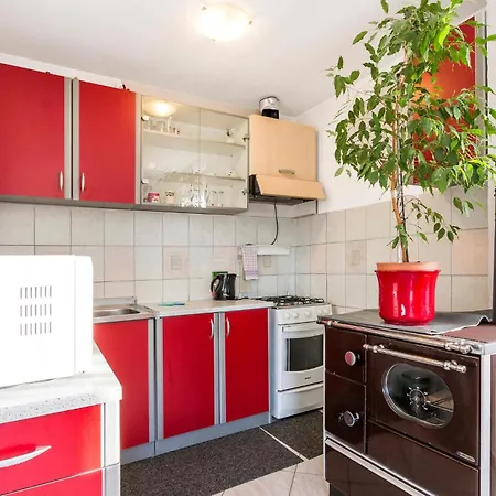 Lovely In With Kitchen Fažana