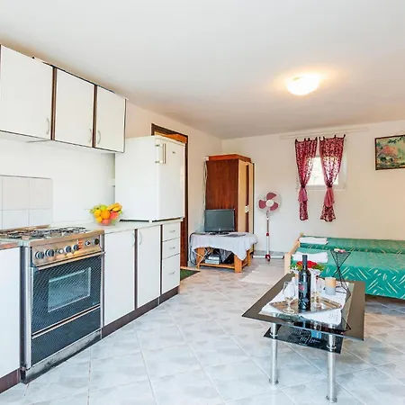 Lovely In With Kitchen Holiday home *