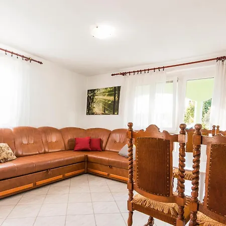 Lovely In With Kitchen Holiday home