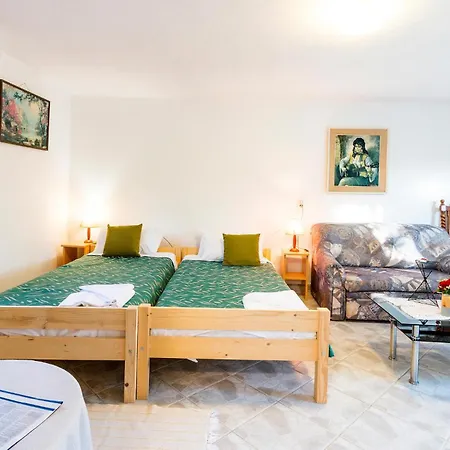 Lovely In With Kitchen Holiday home *