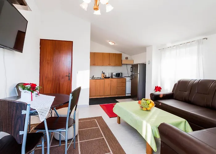 Lovely In With Kitchen *