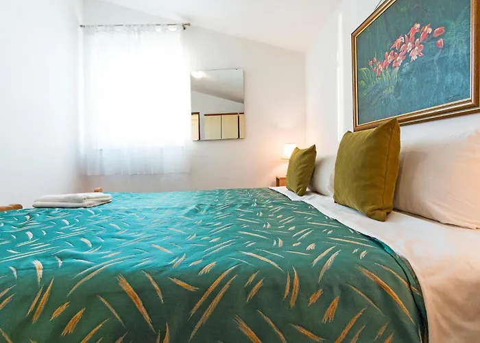 Lovely In With Kitchen *