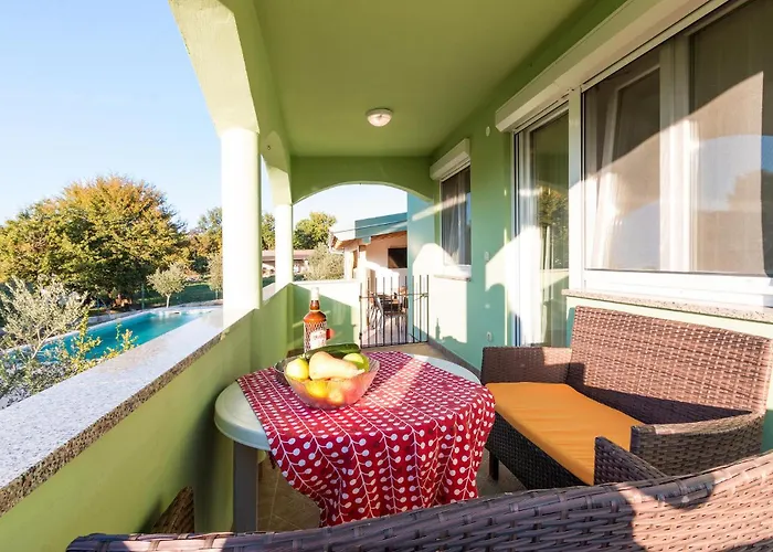 Lovely In With Kitchen *